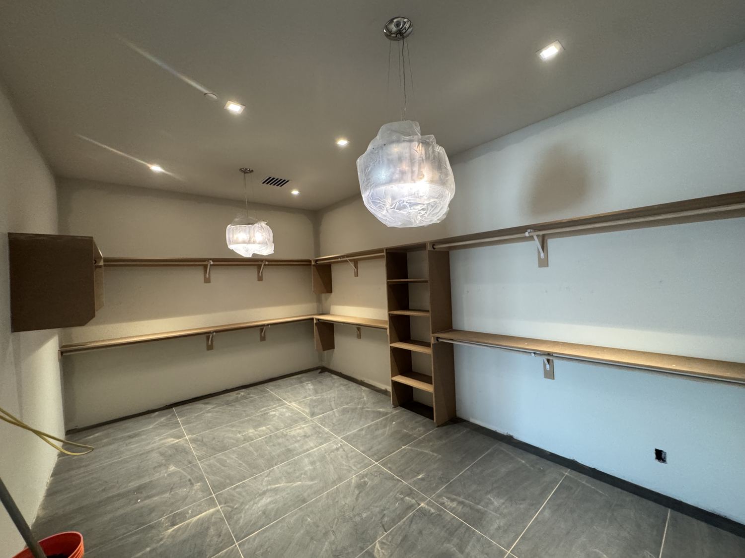 Walk-In Closet Shelving